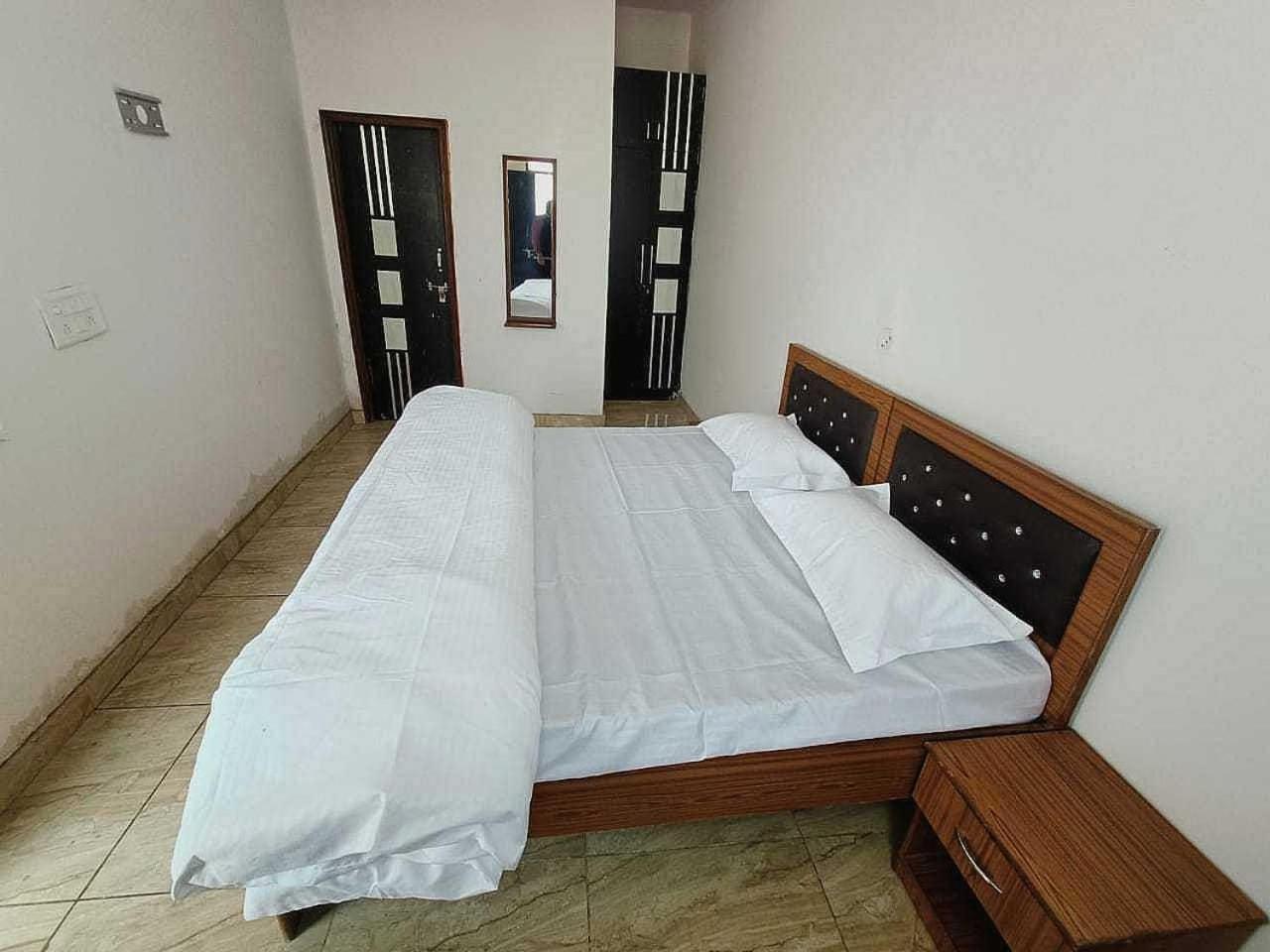 Pop New Hotel Hometown Dadri ภายนอก รูปภาพ