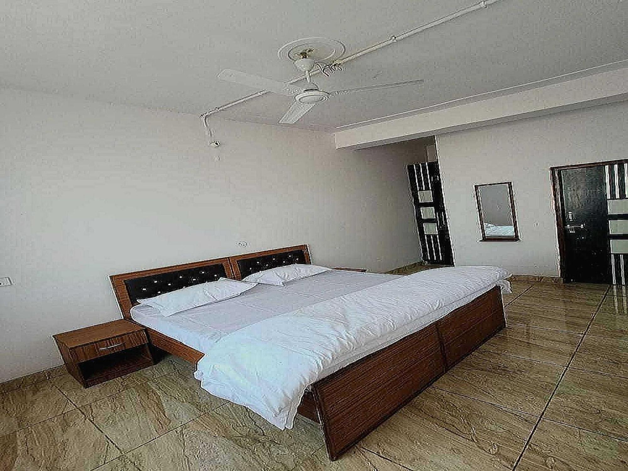Pop New Hotel Hometown Dadri ภายนอก รูปภาพ